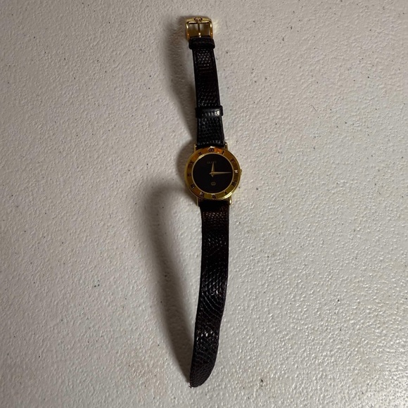 GUCCI 3000 33mm GOLD BLACK DIAL VINTAGE SWISS MADE WATCH QUARTZ F340 - Picture 1 of 12